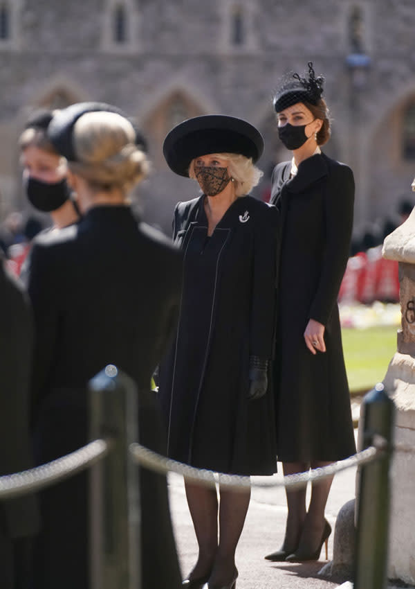 Kate Middleton y Camilla en el funeral del duque de Edimburgo