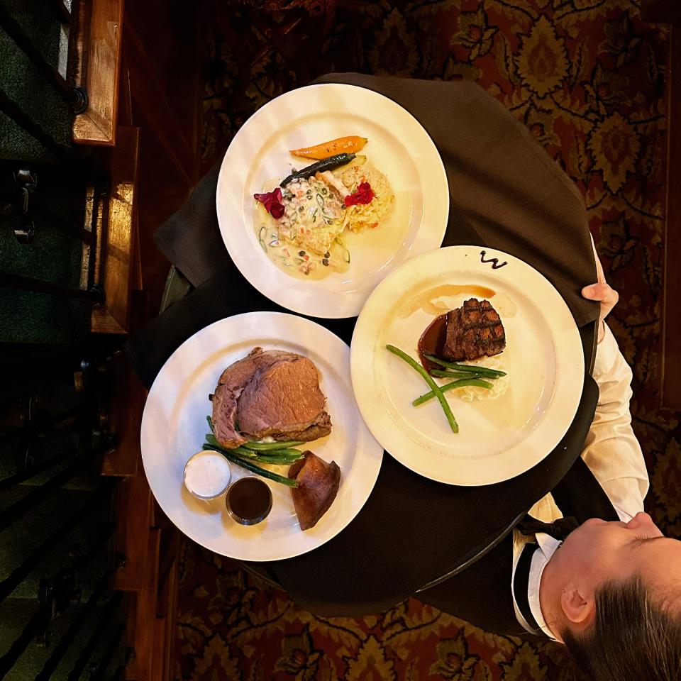 Photo of four-course dinner offered for Valentine's Day at The English Inn in Eaton Rapids.