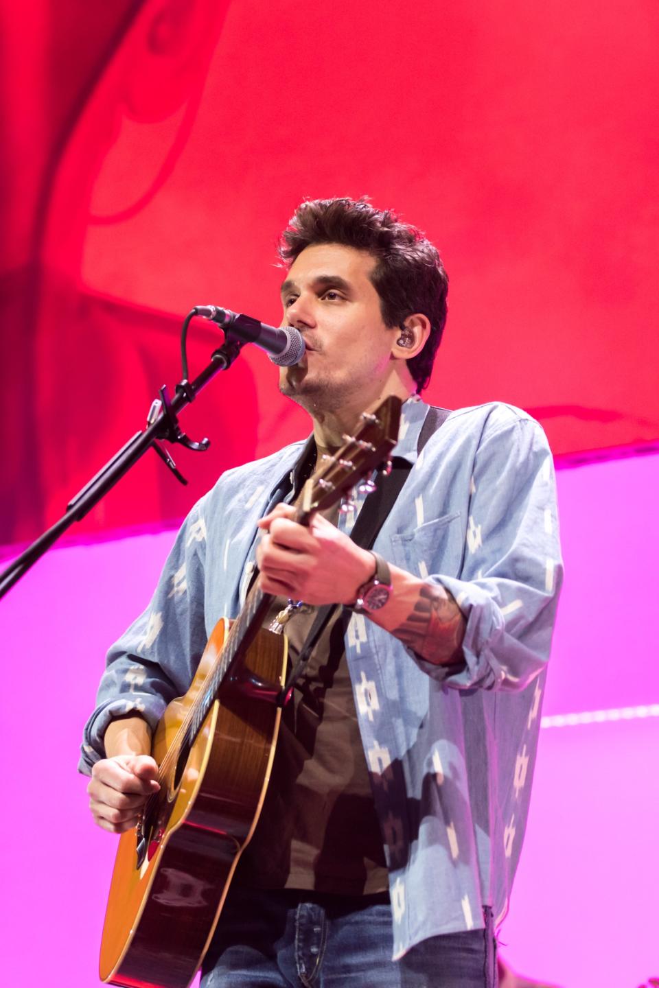 <h1 class="title">John Mayer Performs At The O2 Arena, London</h1><cite class="credit">Robin Little</cite>