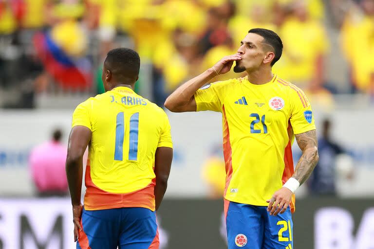 La celebración de Daniel Muñoz luego de convertir su tanto en el debut de Colombia en la Copa América 2024