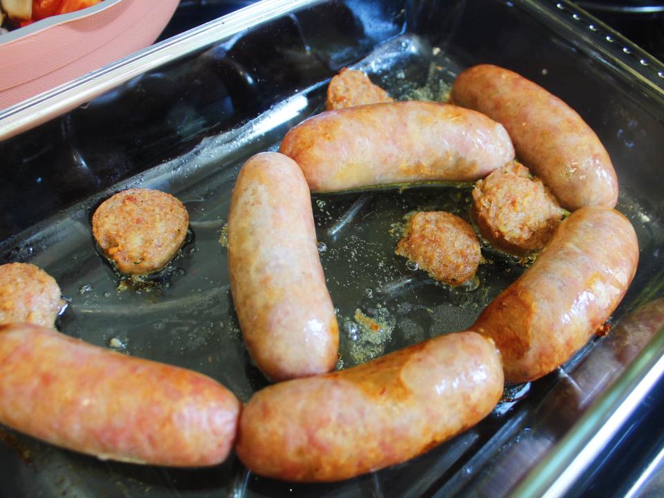 cooked sausages and white pudding