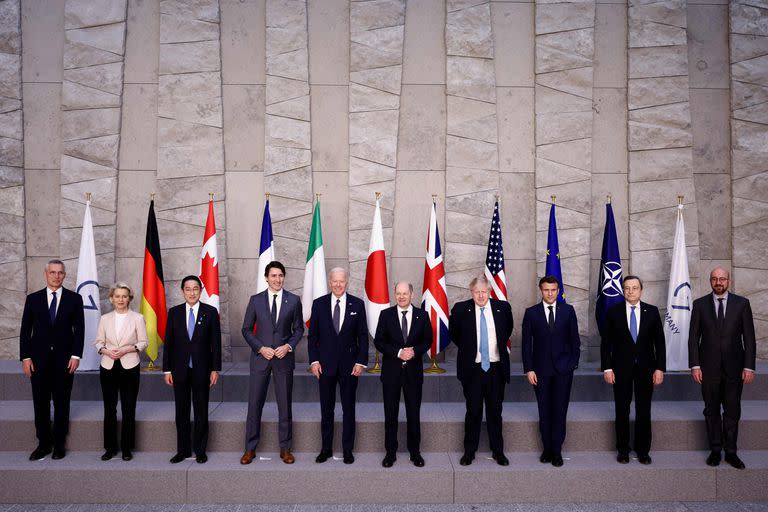 (L/R): Los gobernantes del G7 durante una reunión a fines de marzo. (Photo by HENRY NICHOLLS / POOL / AFP)