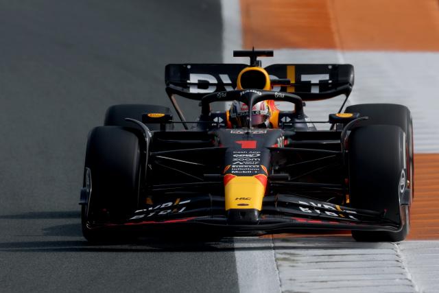 F1 Dutch Grand Prix LIVE: Daniel Ricciardo breaks metacarpal in left hand  after crash - Yahoo Sports