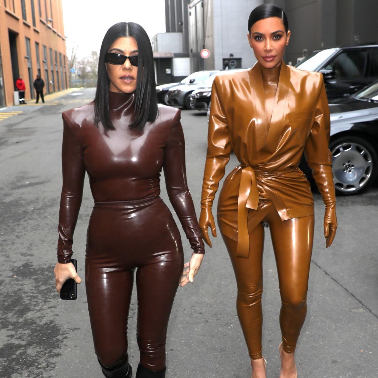  Kourtney Kardashian and Kim Kardashian together. 