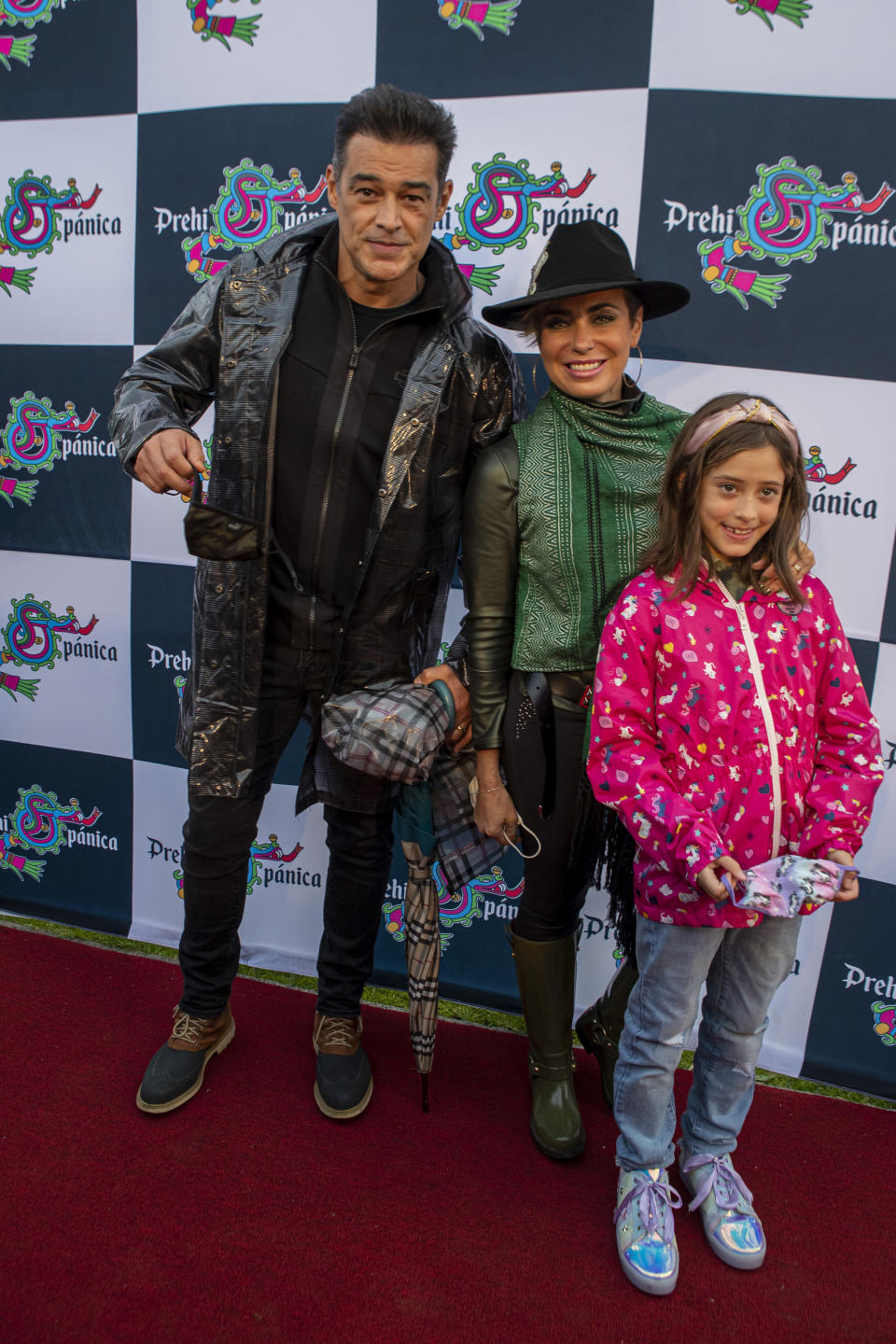 MEXICO CITY, MEXICO - JULY 10, 2021: Juan Angel Esparza, Carmen Muñoz and Cosette pose for photos during the red carpet of the   Xochimilco Pre-Hispanic show to promote start 2021 season at Xochimilco Ecological Park on July 10, 2021 in Mexico City, Mexico. (Photo credit should read Ricardo Flores / Eyepix Group/Barcroft Media via Getty Images)