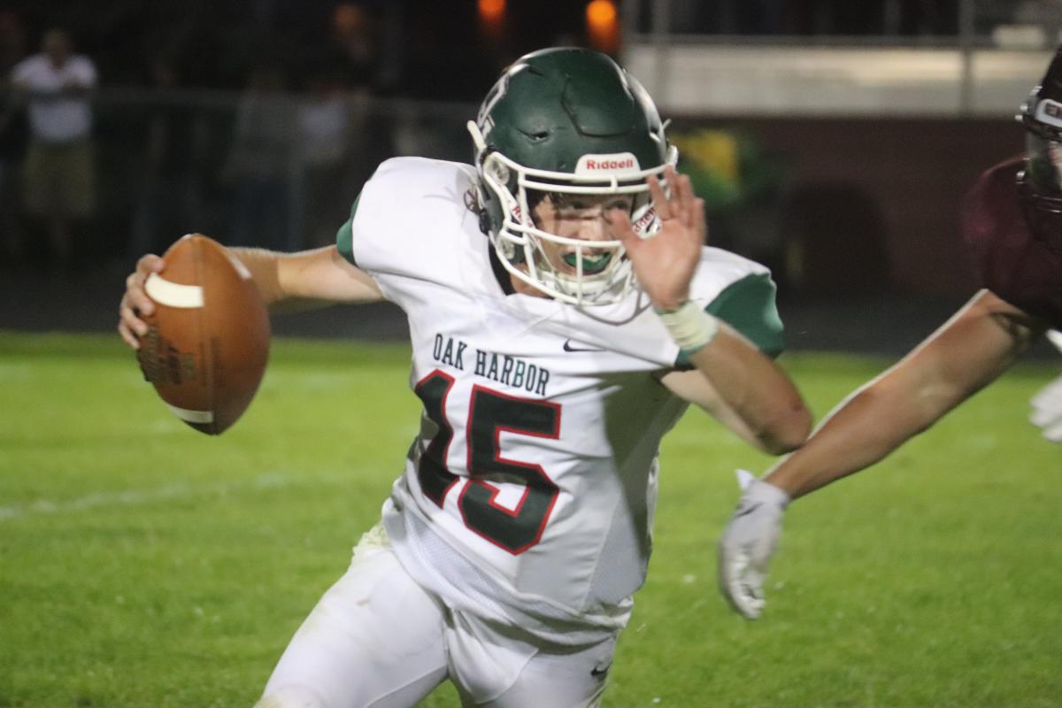 Football advance Oak Harbor, Gibsonburg each can win outright