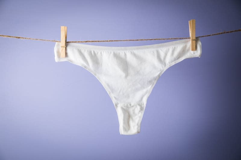 There are a number of myths circulating about vaginal thrush - like that a lack of hygiene is the cause or that yoghurt-dipped tampons are a home remedy. Here's what every woman should know about this common cause for itching and burning. Christin Klose/dpa