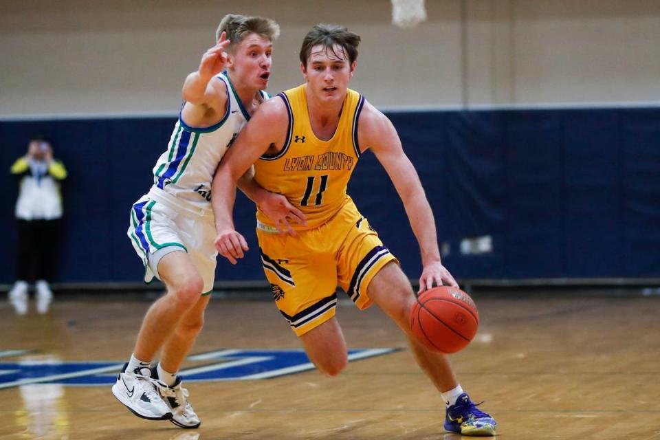 Lyon County’s Travis Perry (11) is one of four UK basketball signees in the 2024 recruiting class.