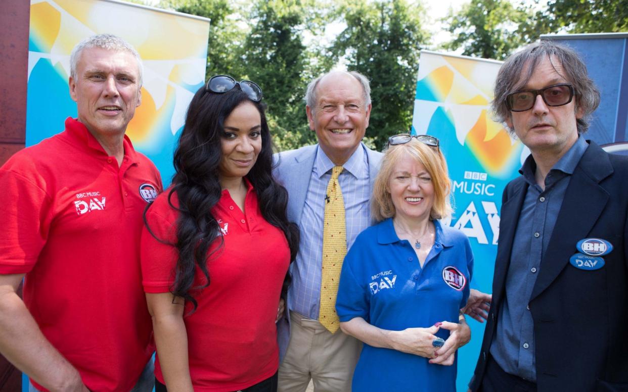 Bez and Jarvis Cocker with the Bargain Hunt team - PA