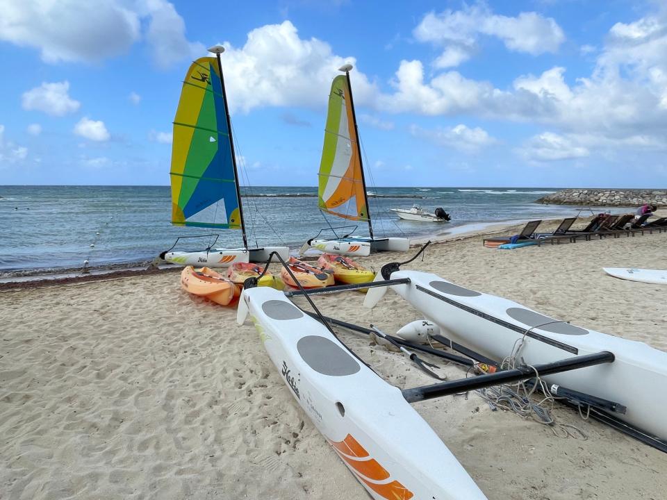 Jewel Grande in Montego Bay, sailboats on the beach