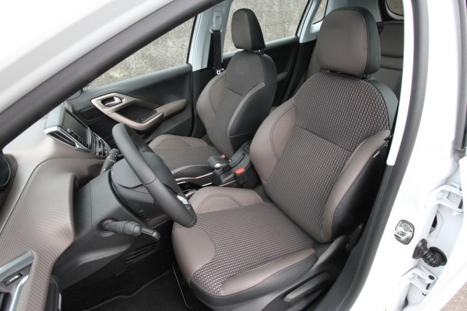 三缸渦輪搶先搭載，試駕Peugeot 2008 PureTech 1.2L Grip Control