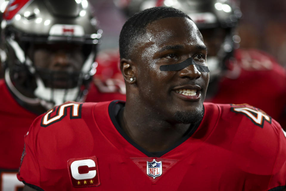 Devin White helped lead the Buccaneers in their Week 10 win over the Seahawks. (Photo by Kevin Sabitus/Getty Images)