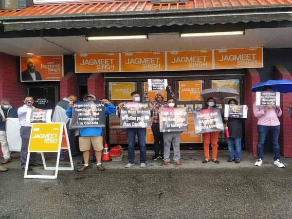 Canada: Indian diaspora in Vancouver protests against NDP leader Jagmeet Singh   