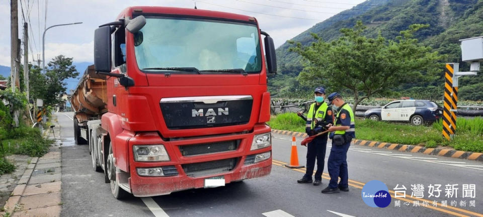 針對大貨車總重量逾三千五百公斤之貨車違規加強取締。