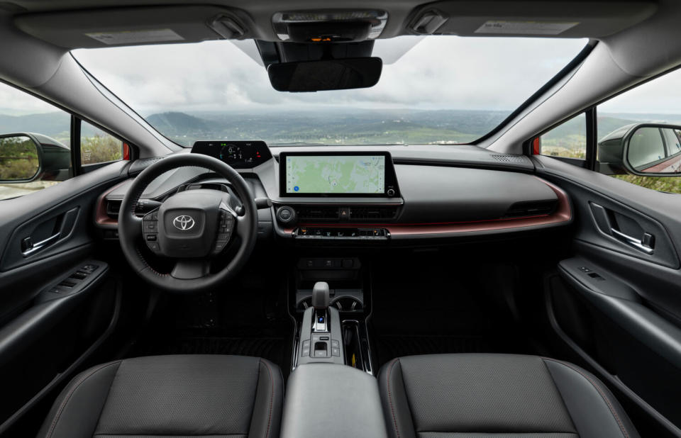 Toyota Prius interior (credit: Prius)