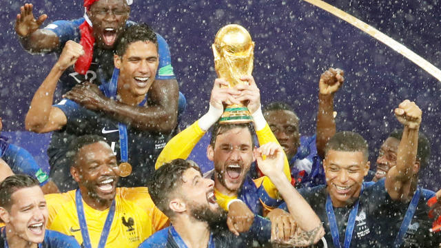 FIFA World Cup Trophy Welcomed in Costa Rica 