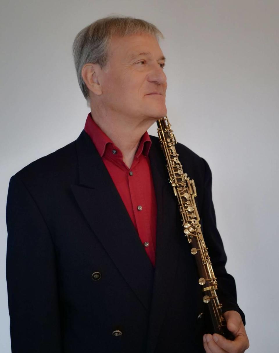 Renowned oboist Hansjörg Schellenberger will give a recital at the 1900 Building on April 11. Bonifaz Weiss