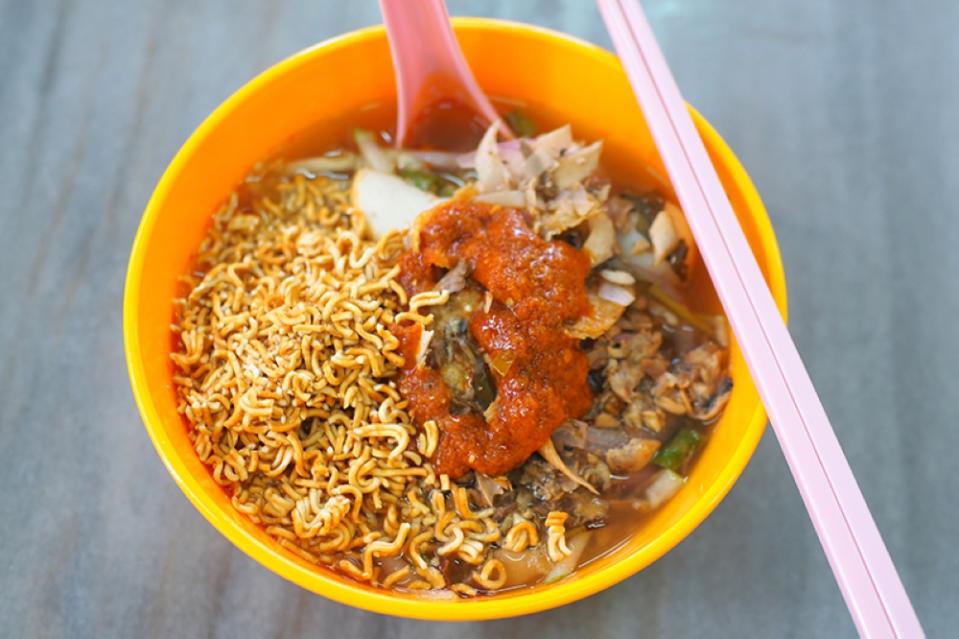 Those from Pangkor can recreate a taste of your childhood with that unique combination of Mamee noodles and 'laksa'.