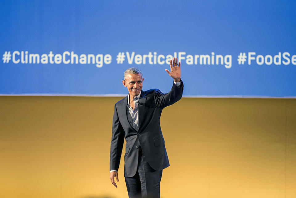 <p>Former US President Barack Obama thanks the audience during the Seeds&Chips Global Food Innovation Summit on May 9, 2017 in Milan, Italy. (Photo: Pier Marco Tacca/Getty Images) </p>