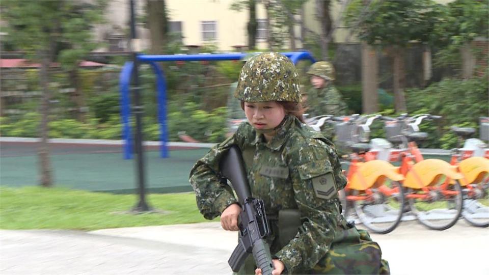 女軍士官退伍納入「後備役」　 獲朝野女立委支持