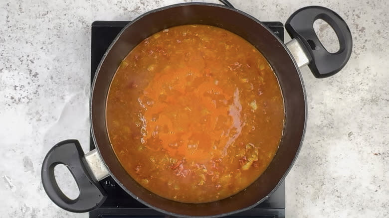 Cooking curry in pot
