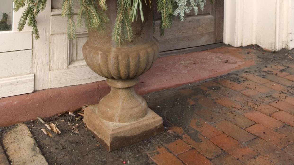 outdoor christmas planters urn
