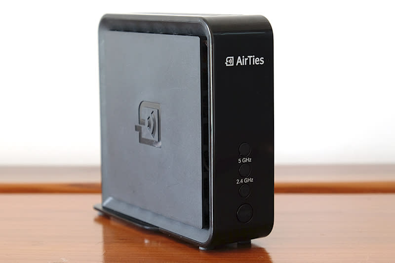 Singtel uses AirTies' Air 4920 mesh networking system to provide Wi-Fi mesh networking for its customers.