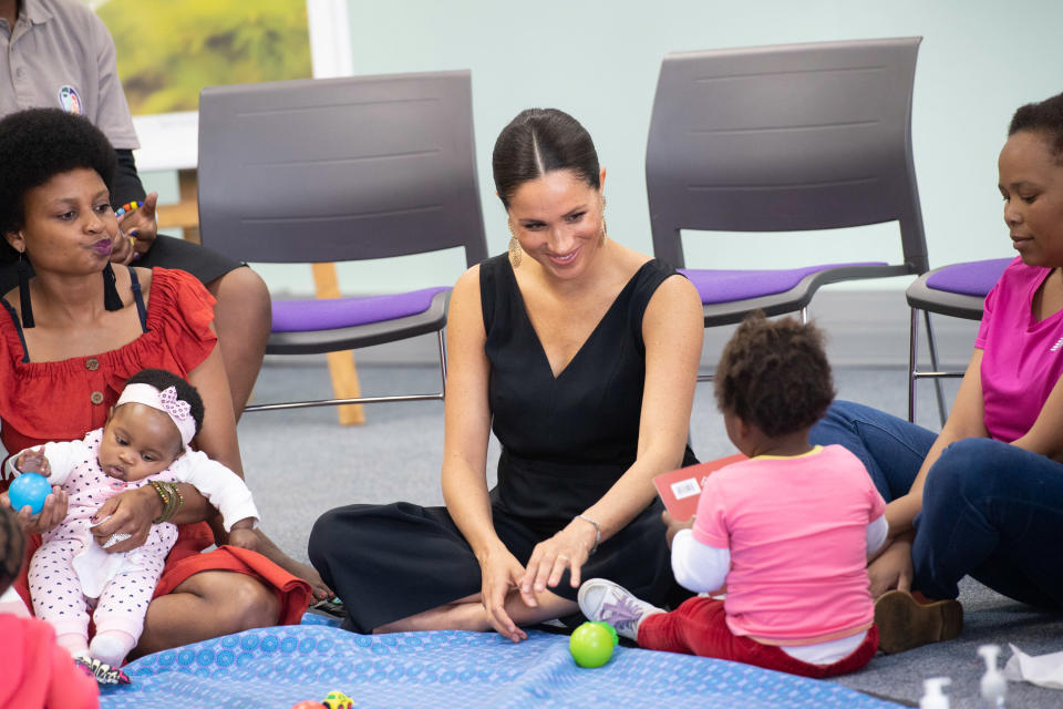 CAPE TOWN, SOUTH AFRICA - SEPTEMBER 25: (UK OUT FOR 28 DAYS) Meghan, Duchess of Sussex visits the African not-for-profit organisation 'mothers2mothers' during the royal tour of South Africa on September 25, 2019 in Cape Town, South Africa. The organisation trains and employs women living with HIV as frontline health workers across eight African nations. (Photo by Pool/Samir Hussein/WireImage)