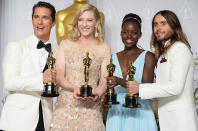 <p>Co-star McConaughey, Cate Blanchett, Lupita Nyong'o and Leto pose in the press room after receiving their respective trophies. (Photo: Jeff Kravitz/FilmMagic)</p>