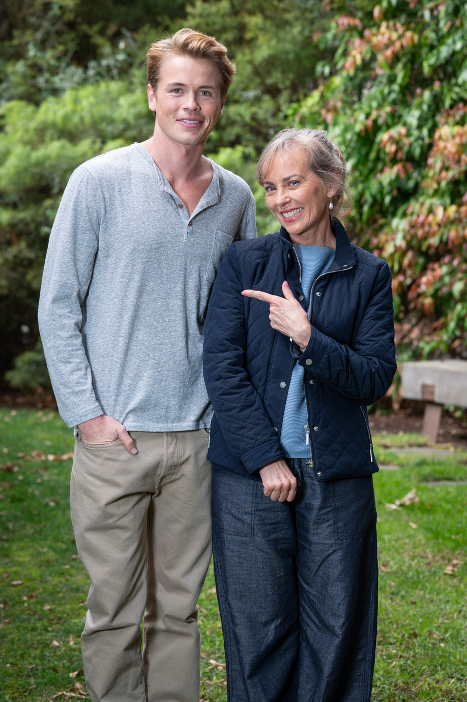 xavier molyneux and annie jones as byron stone and jane harris in neighbours