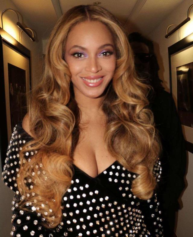 beyonce hair updo