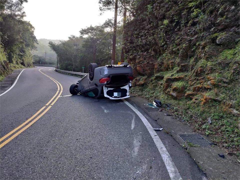 北宜事故頻傳一日兩起！　　四輪自撞翻車、騎士自摔墜山坡