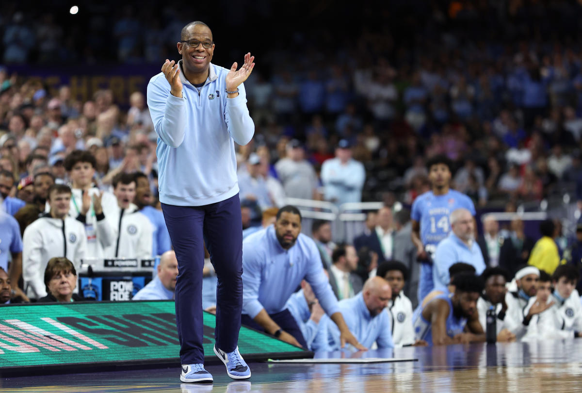 North Carolina No. 1 in Preseason AP Top 25 Men's Basketball - Bloomberg