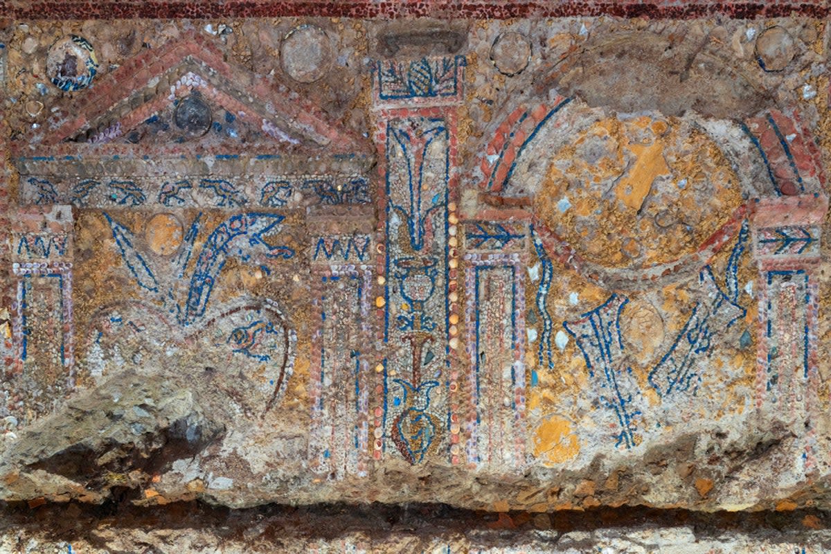 Mosaic unearthed in the domus along Vicus Tuscus near the Colosseum (Italian Ministry of Culture)