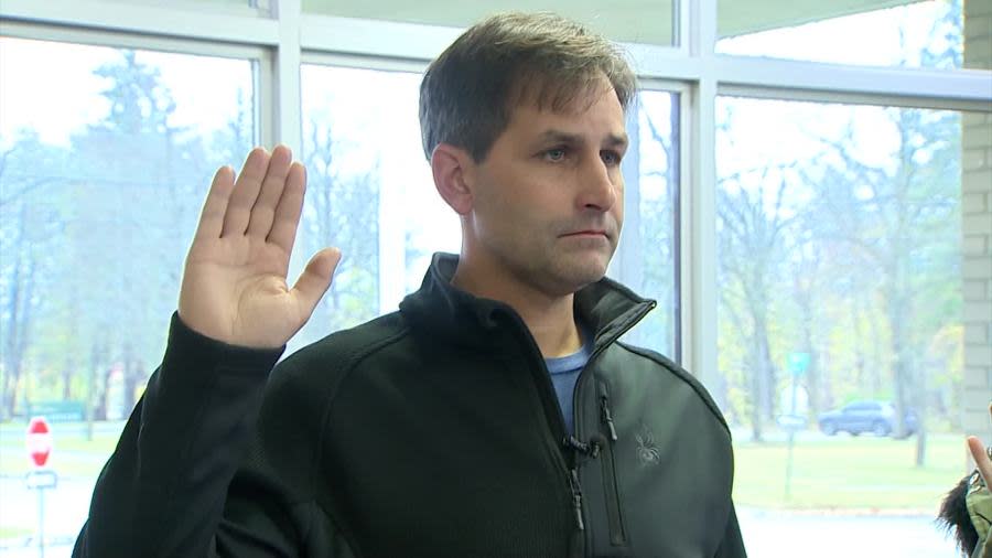 New Green Charter Township Supervisor Jason Kruse is sworn into office. (Nov. 8, 2023)