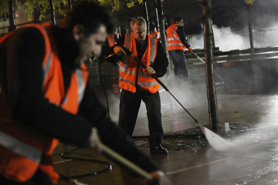 Police Move In To Clear Occupy Wall Street Camp In Zuccotti Park