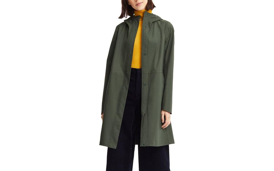 Best Windproof Option: Uniqlo Blocktech Coat