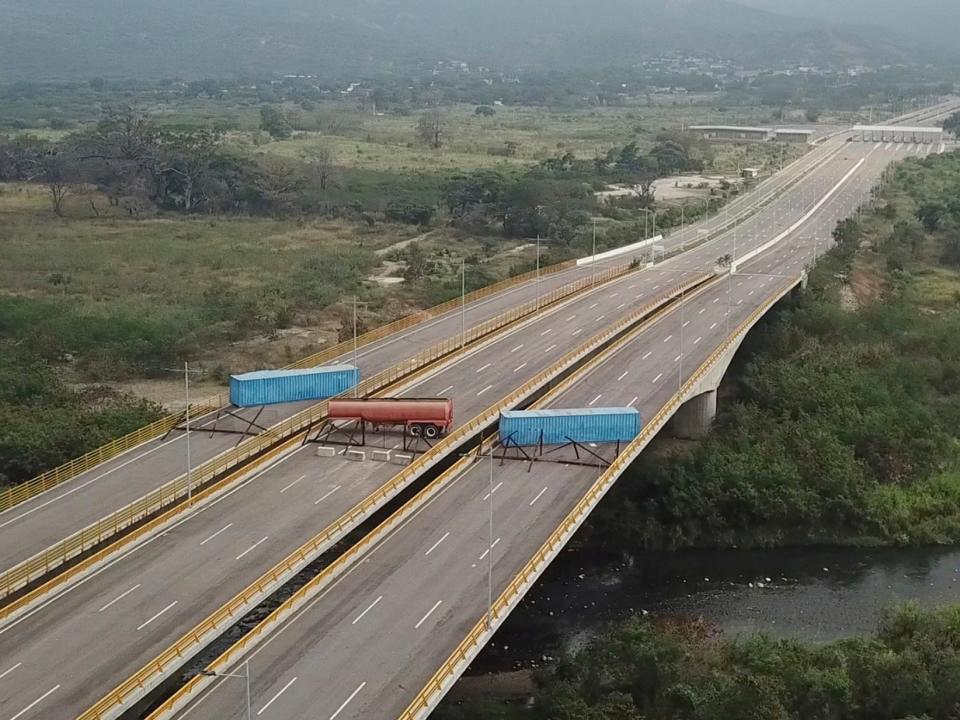 Venezuela crisis: Desperate citizens 'selling hair on border' as thousands flee poverty-stricken country