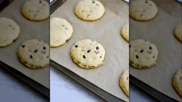 Low-FODMAP 'Copycat' Panera Chocolate Chip Muffies (Muffin Tops);  Gluten-free, Dairy-free