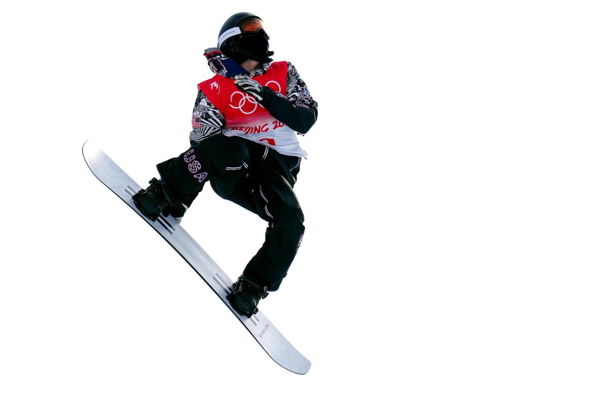 Shaun White shows off amplitude, places eighth in halfpipe season