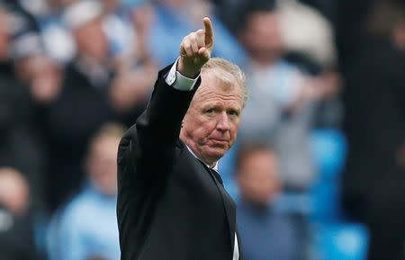 Football - Manchester City v Newcastle United - Barclays Premier League - Etihad Stadium - 3/10/15 Newcastle manager Steve McClaren at the end of the match Reuters / Andrew Yates