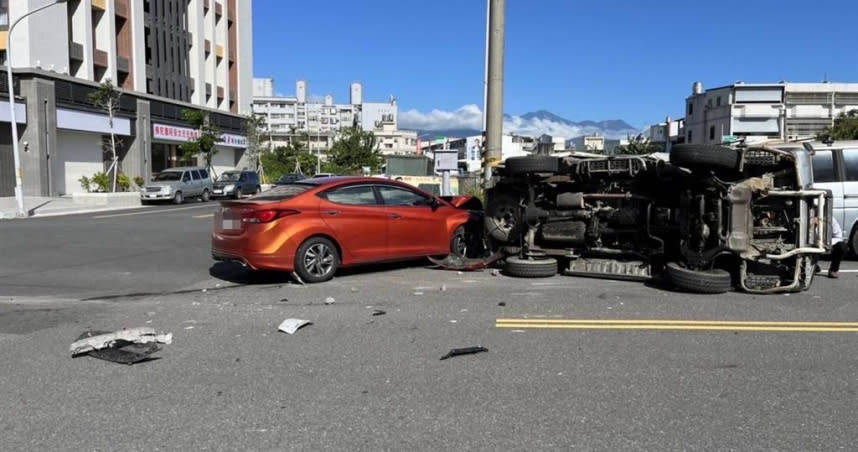 台東永福路和柳州街口時常發生車禍，今早李女開自小客車疑似因未減速，與小貨車駕駛李男相撞，然李男被測出酒駕，遭警方依公共危險罪移送法辦。（圖／警方提供）