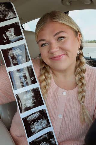 <p>Samantha Jo/Instagram</p> Samantha Jo Announces Pregnancy