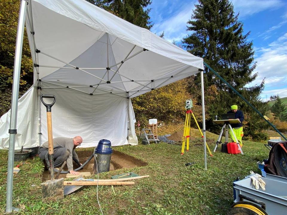 Archaeologists excavate the buried treasure. Photo from the Archaeological Service of Graubünden