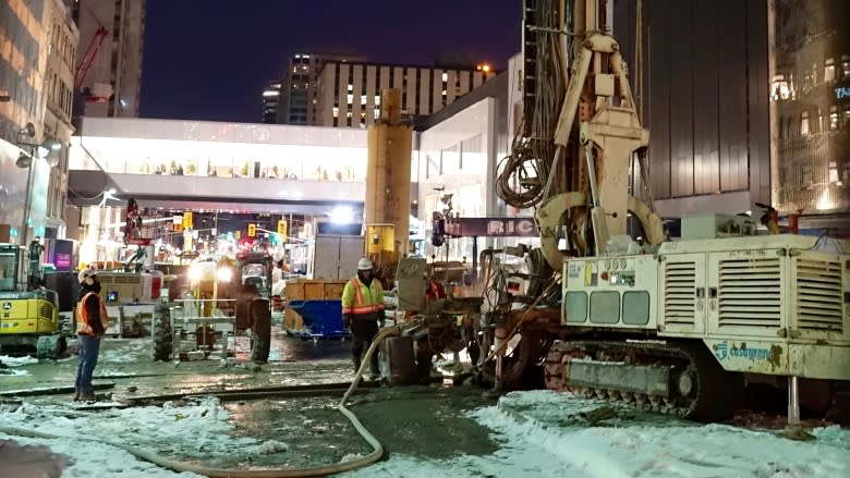 Tunnel work likely loosened sandy soil, causing Rideau Street sinkhole: report