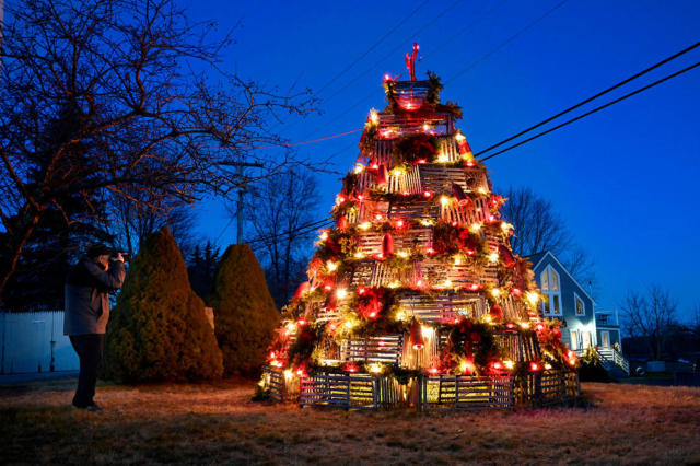 Celebrate the Holidays with Lantern Light Village in Mystic, CT!