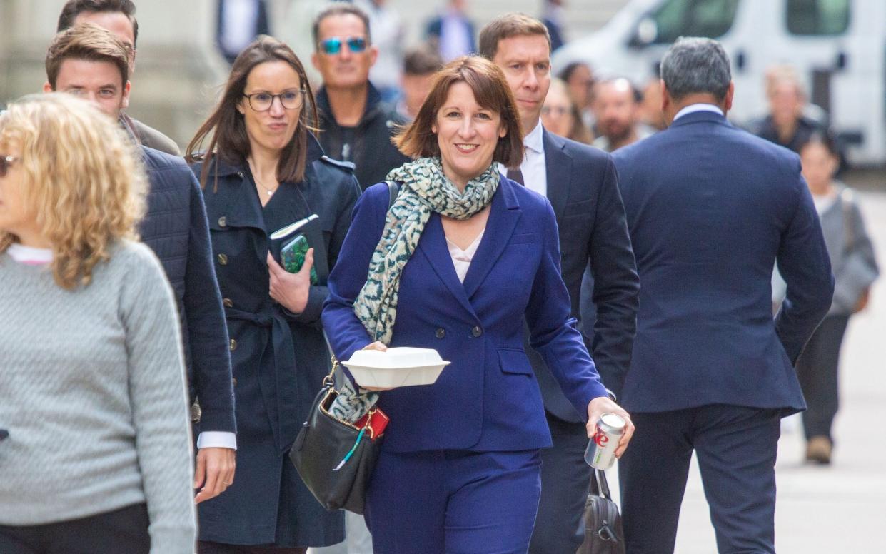 Rachel Reaves leaves HM Treasury with her lunch after meeting Northern Ireland leaders