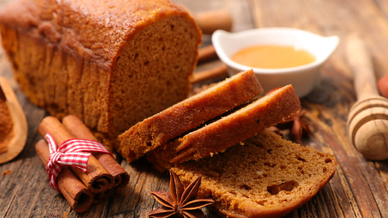 Spiced ginger loaf cake