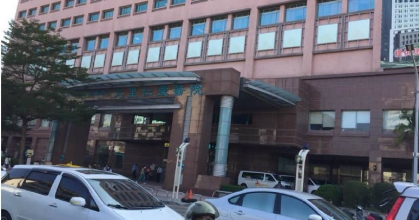 台中市大里區今天上午發生男學生墜樓意外，經送醫搶救仍宣告不治。（圖／報系資料照）