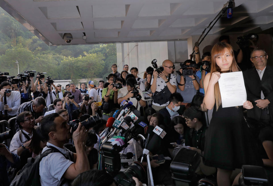 Hong Kong lawmakers oath protest